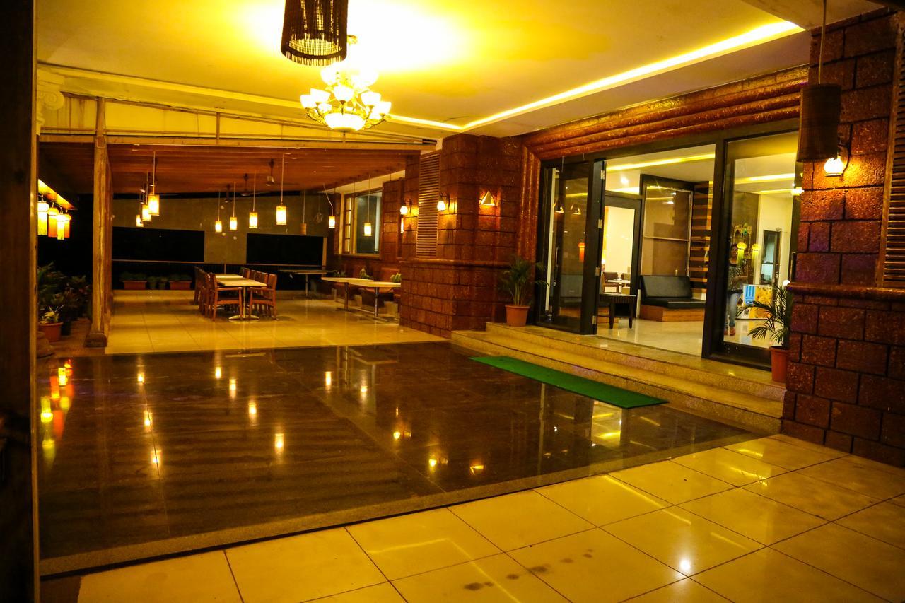 Hotel Saheb Panvel Exterior photo