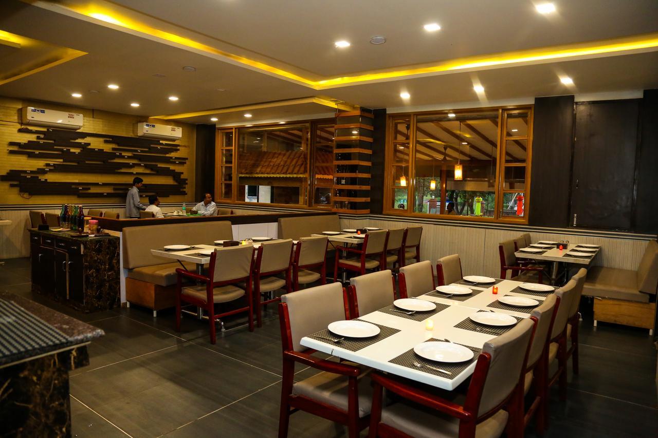 Hotel Saheb Panvel Exterior photo